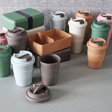 Bambusbecher "to go" verschließbar, mit anderen Bechern und Lunchboxes