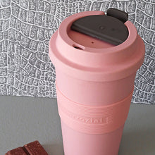 Bambusbecher "to go" verschließbar, pink Detail