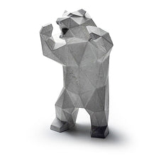 Braunbär aus Beton