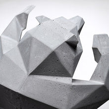 Braunbär aus Beton