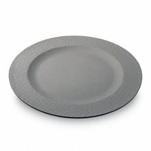Teller "Large Plate, hammered" grau